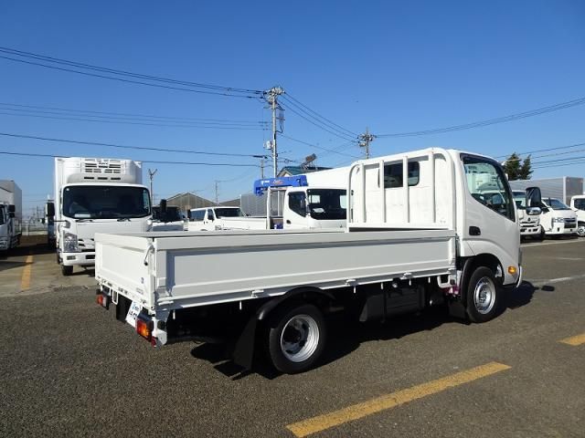 TOYOTA DYNA 2025