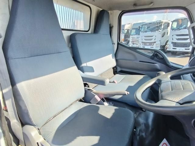 MITSUBISHI CANTER 2015