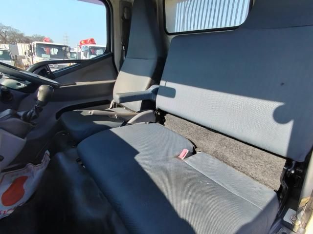 MITSUBISHI CANTER 2015