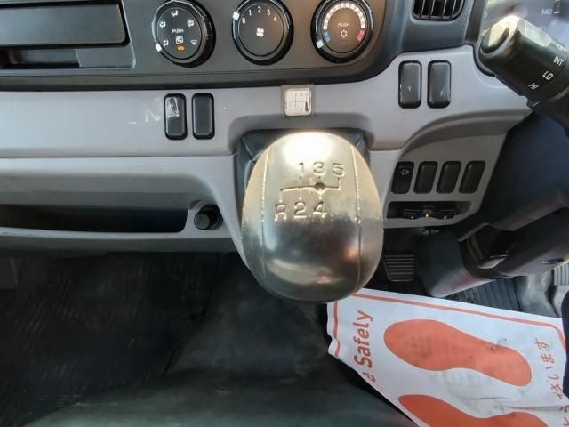 MITSUBISHI CANTER 2015