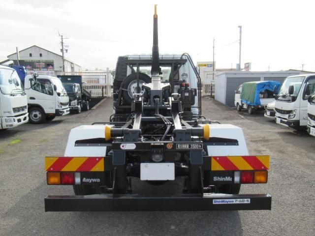 MITSUBISHI FUSOU FIGHTER 2025