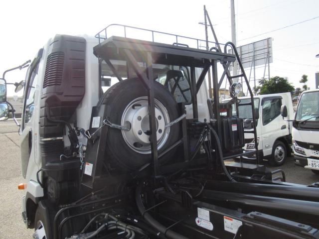 MITSUBISHI FUSOU FIGHTER 2025