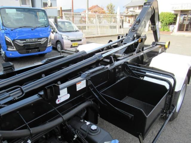 MITSUBISHI FUSOU FIGHTER 2025