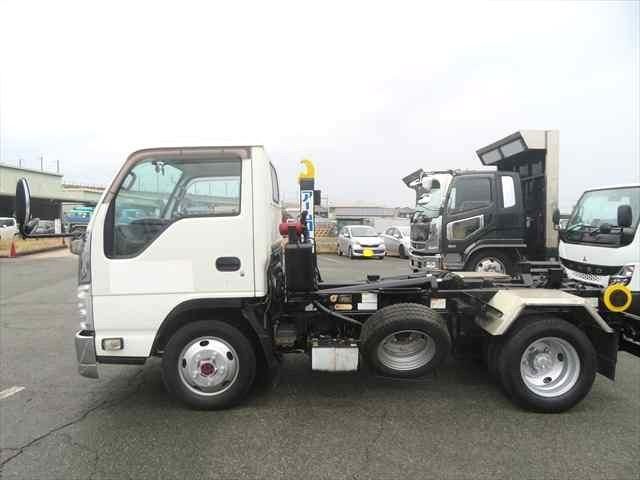ISUZU ELF 2011