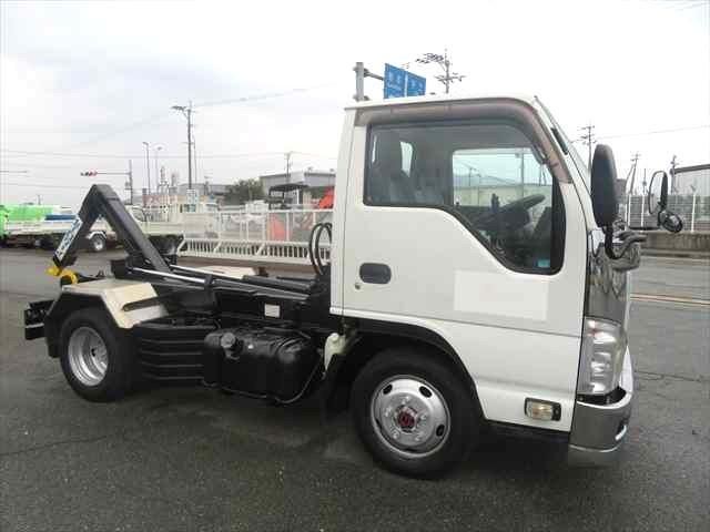 ISUZU ELF 2011