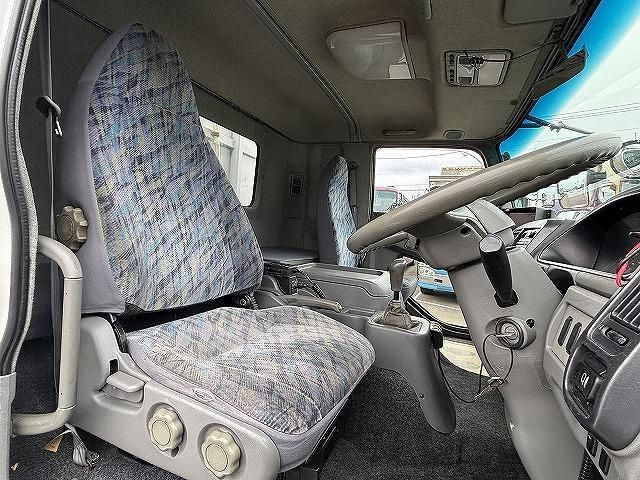 MITSUBISHI FUSOU FIGHTER 2005