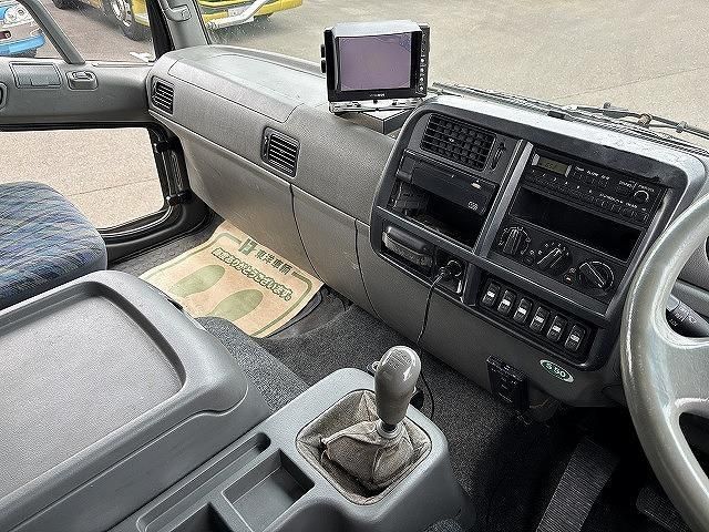 MITSUBISHI FUSOU FIGHTER 2005