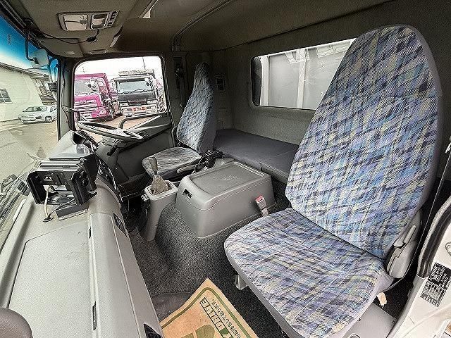 MITSUBISHI FUSOU FIGHTER 2005