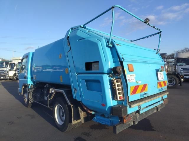 MITSUBISHI CANTER 2014