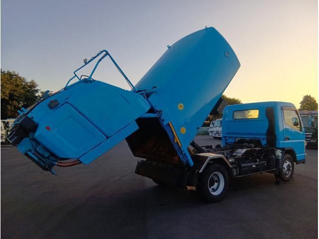 MITSUBISHI CANTER 2014