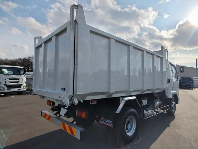 MITSUBISHI FUSOU FIGHTER 2025