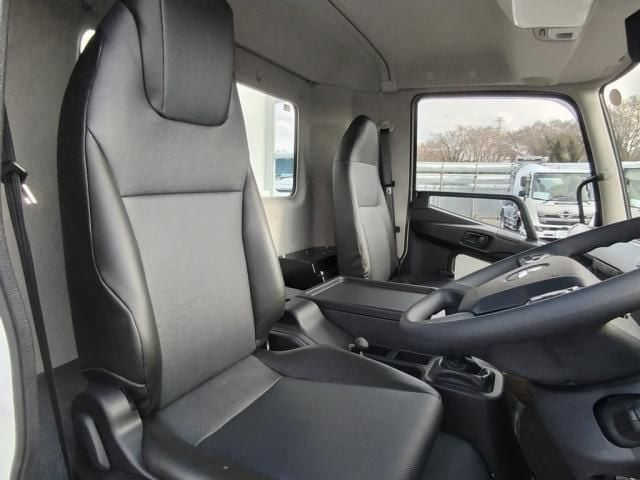 MITSUBISHI FUSOU FIGHTER 2025