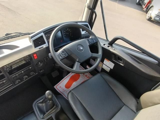 MITSUBISHI FUSOU FIGHTER 2025