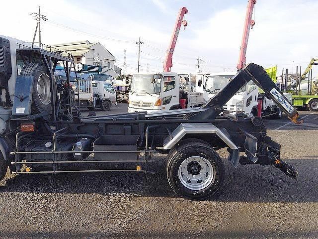 MITSUBISHI FUSOU FIGHTER 2015