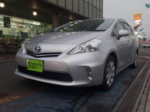 TOYOTA PRIUS Alpha 2014