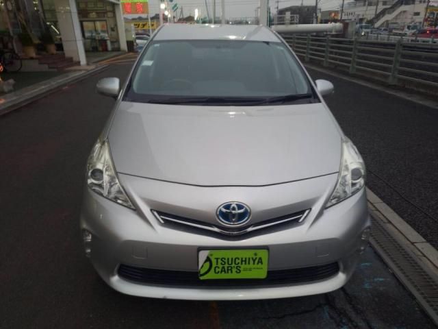 TOYOTA PRIUS Alpha 2014