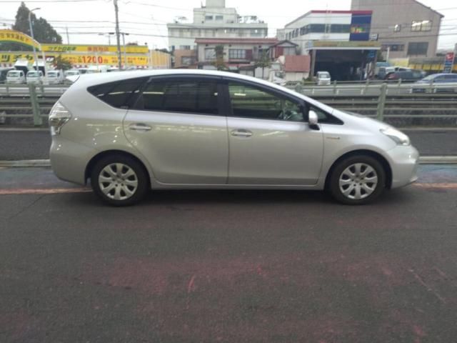 TOYOTA PRIUS Alpha 2014