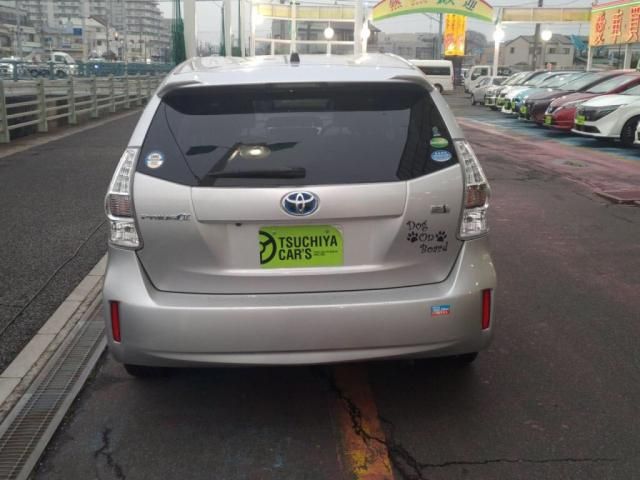 TOYOTA PRIUS Alpha 2014