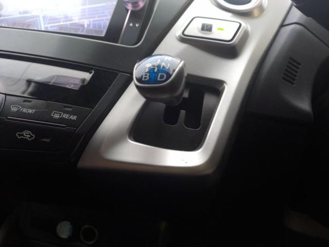 TOYOTA PRIUS Alpha 2014