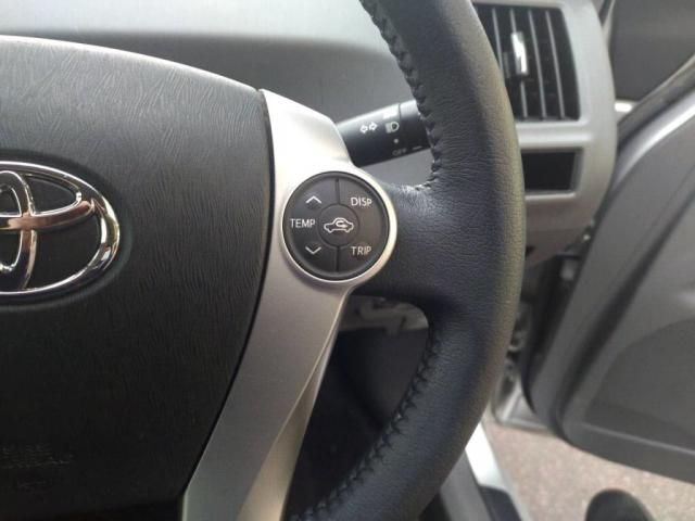 TOYOTA PRIUS Alpha 2014