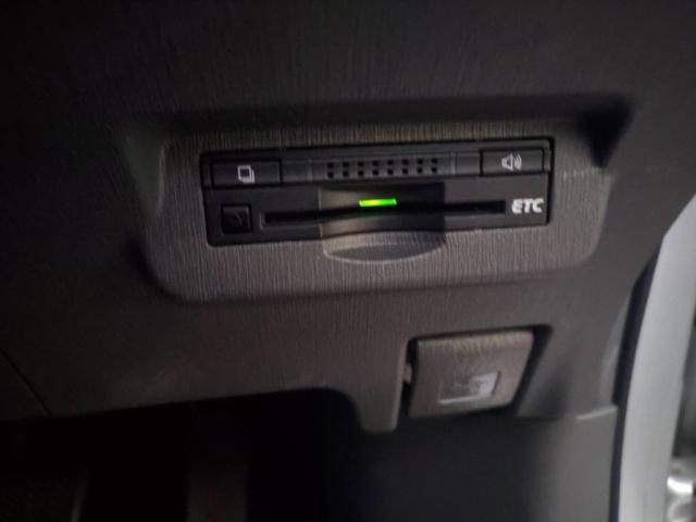 TOYOTA PRIUS Alpha 2014