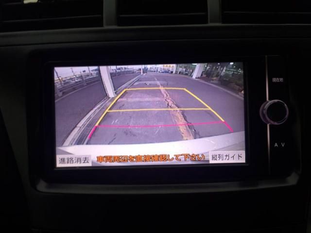 TOYOTA PRIUS Alpha 2014