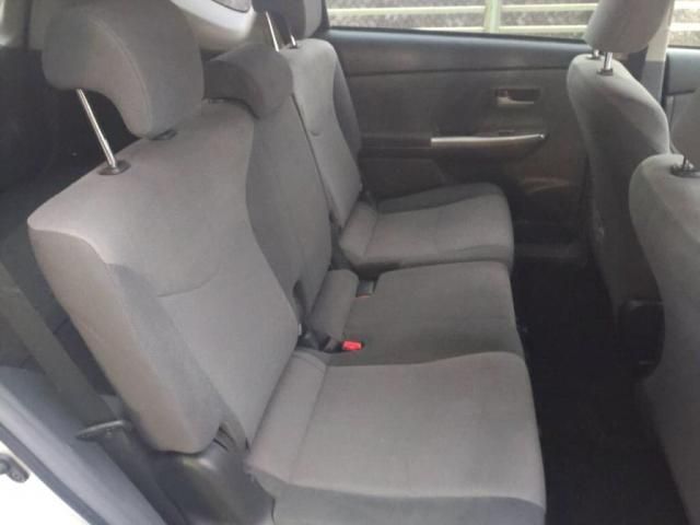 TOYOTA PRIUS Alpha 2014