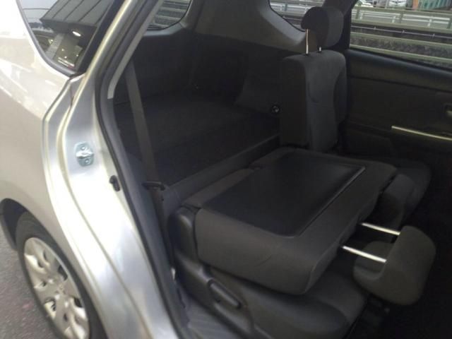 TOYOTA PRIUS Alpha 2014