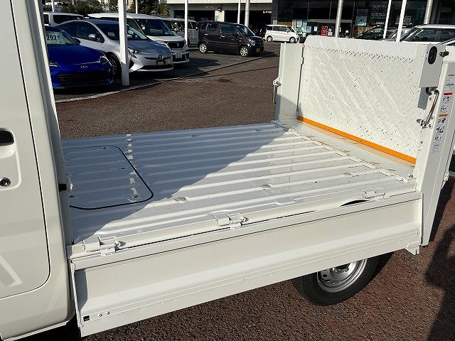 DAIHATSU HIJET truck 2022