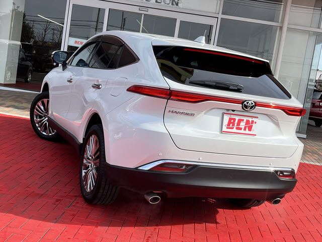 TOYOTA HARRIER 2WD 2024