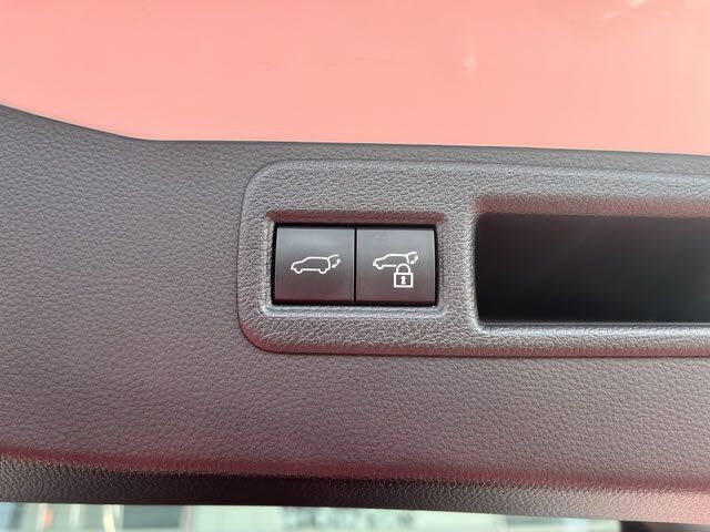 TOYOTA HARRIER 2WD 2024