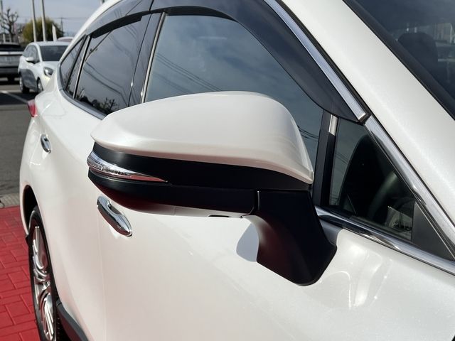 TOYOTA HARRIER 2WD 2024