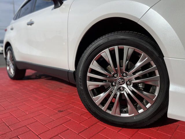 TOYOTA HARRIER 2WD 2024