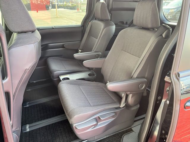 TOYOTA VOXY HYBRID 2024