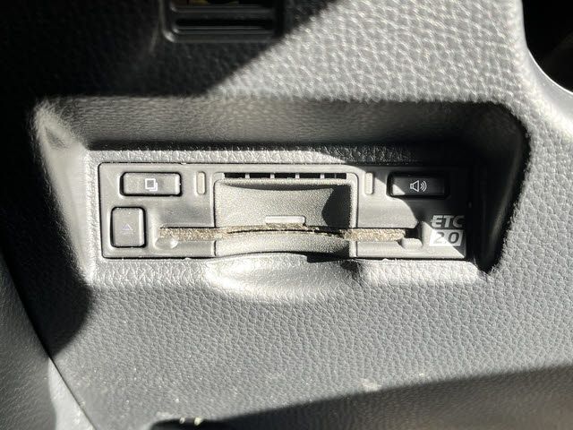 TOYOTA VOXY HYBRID 2024