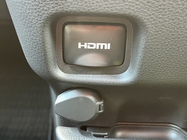 TOYOTA VOXY HYBRID 2024