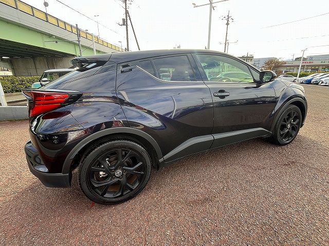 TOYOTA C-HR 2021