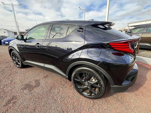TOYOTA C-HR 2021