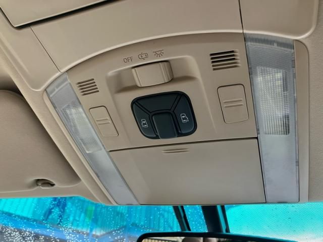 TOYOTA VELLFIRE  HYBRID 4WD 2014