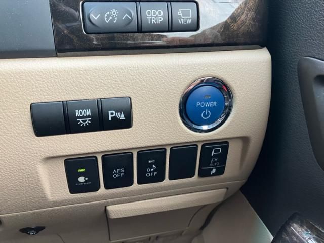 TOYOTA VELLFIRE  HYBRID 4WD 2014