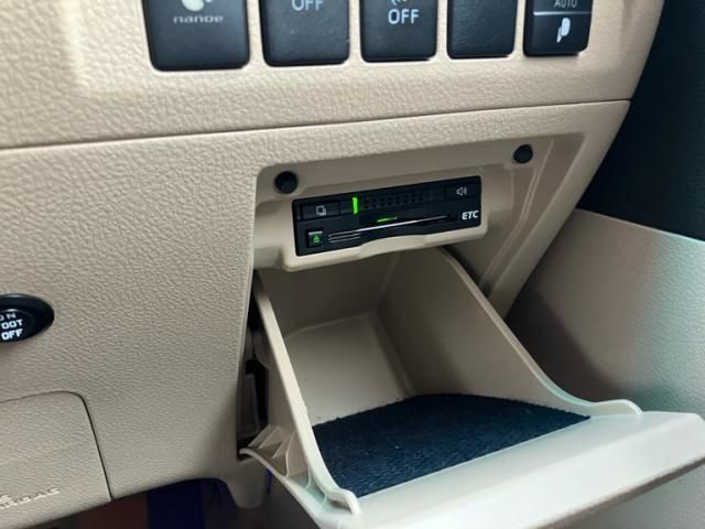 TOYOTA VELLFIRE  HYBRID 4WD 2014