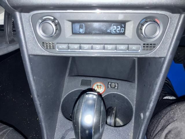 VOLKSWAGEN VOLKSWAGEN POLO 2011