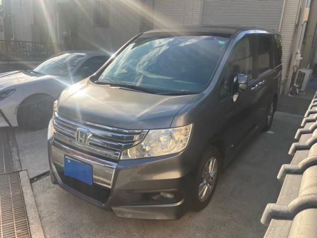 HONDA STEPWAGON SPADA 2011