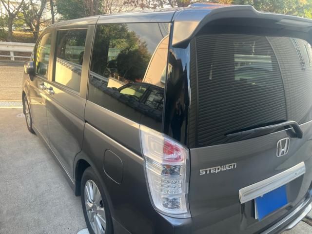 HONDA STEPWAGON SPADA 2011