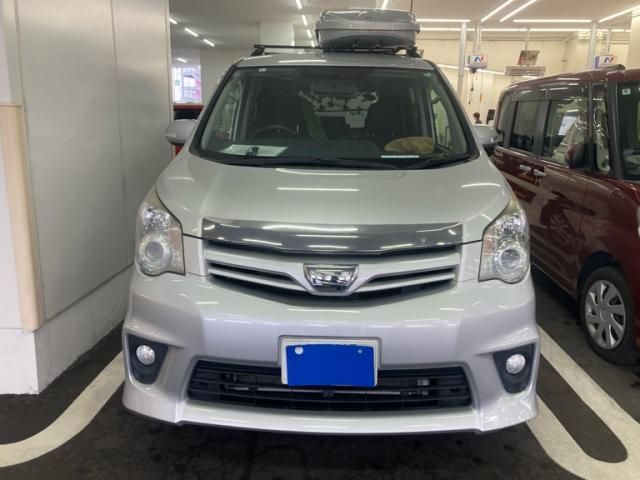TOYOTA NOAH 2012