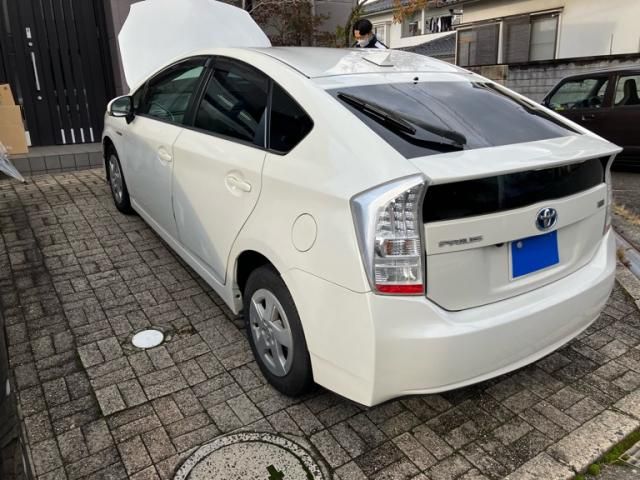 TOYOTA PRIUS 2011