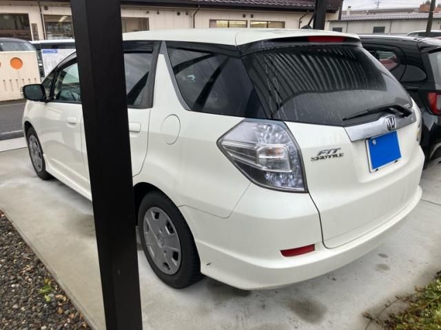 HONDA FIT SHUTTLE HYBRID 2011