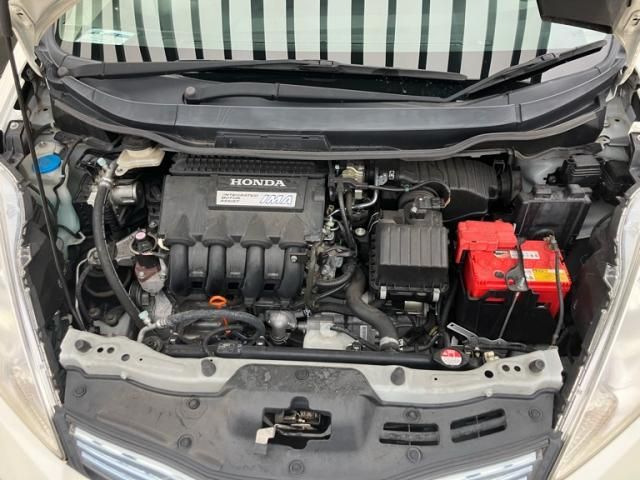 HONDA FIT SHUTTLE HYBRID 2011