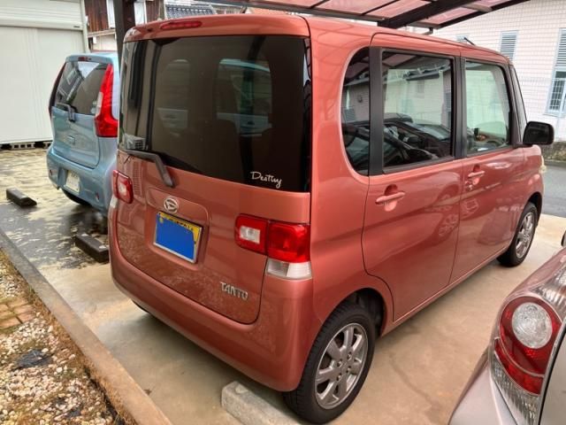 DAIHATSU TANTO 2010