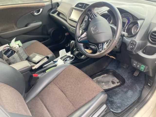 HONDA FIT SHUTTLE HYBRID 2013